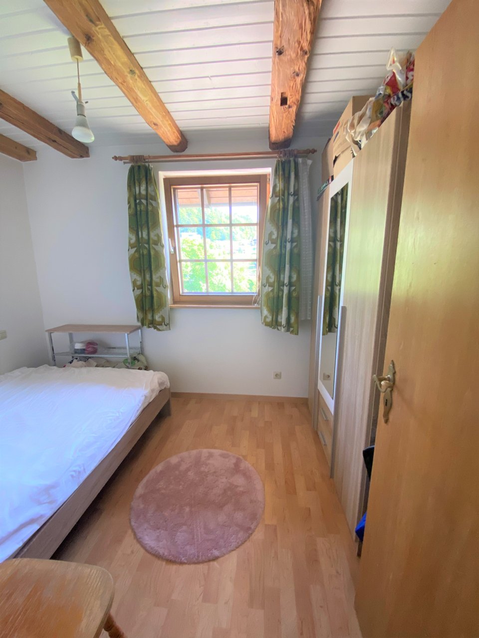 Whg. 2 OG: 2 Zi. Schlafzimmer